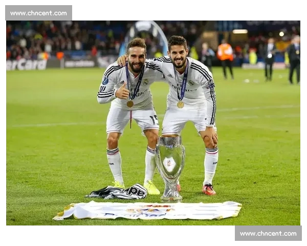 超级杯引爆新赛季足球盛宴见证巅峰对决与荣耀启航全球瞩目历史时刻再度上演